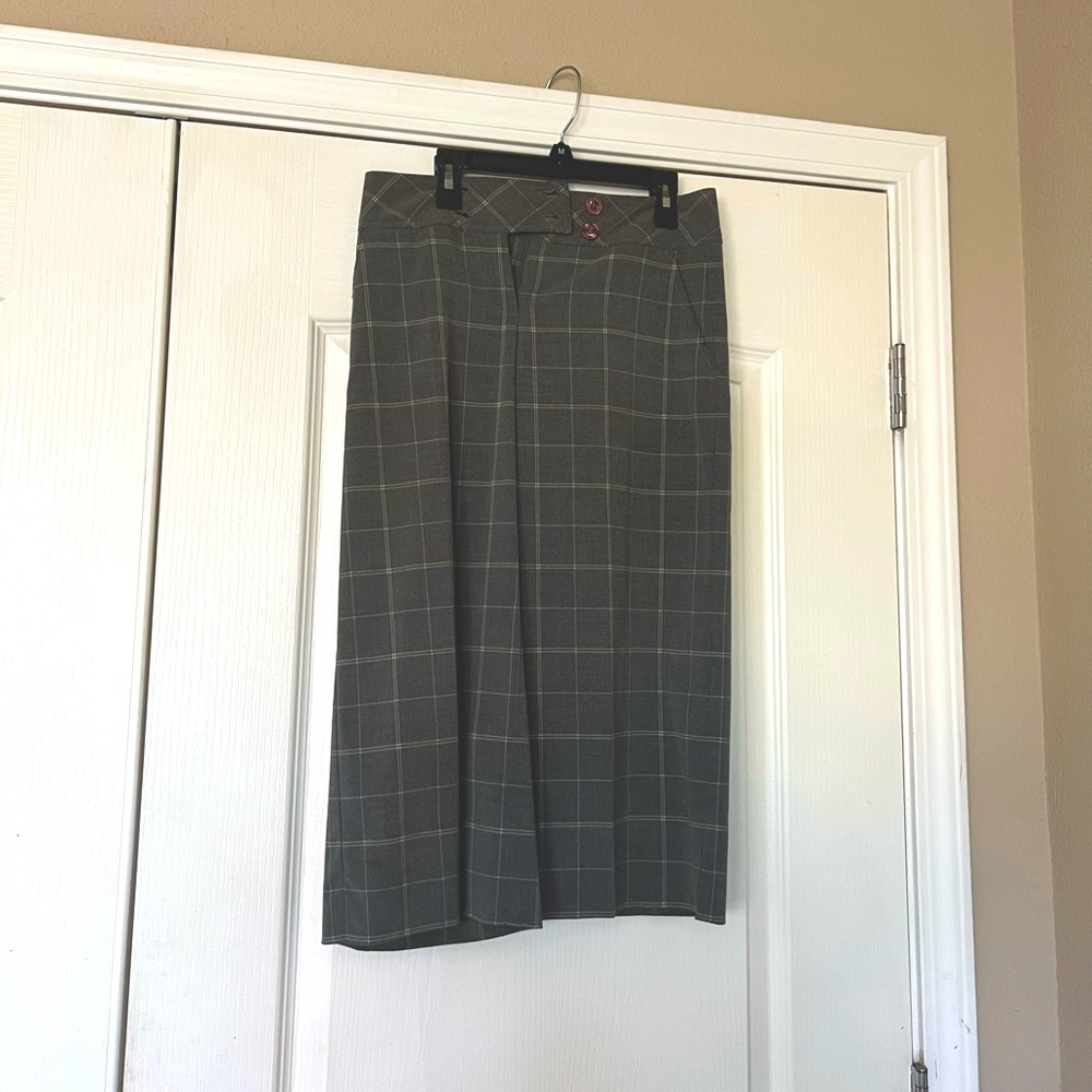 Bebe plaid wide leg work capris